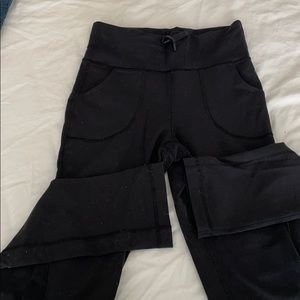 Lululemon full length straight leg leggings size 6